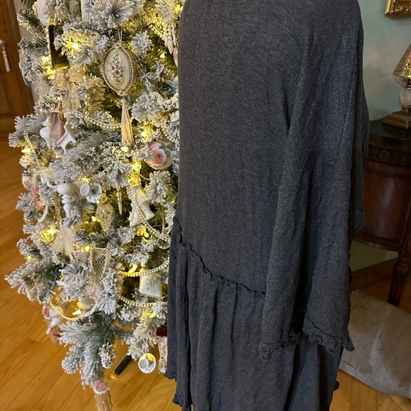 Alter’d State detailed charcoal cardigan (necklace not included) - Picture 4 of 8